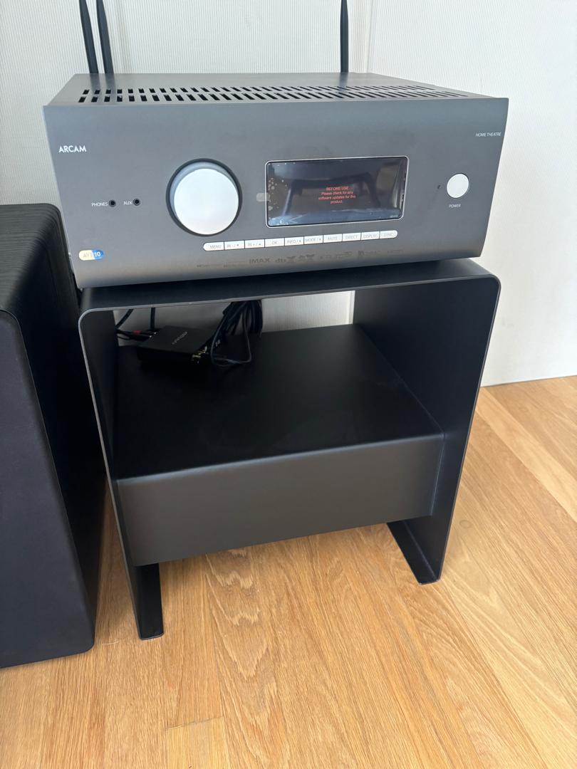 AUDIO AMPLIFIER RACK