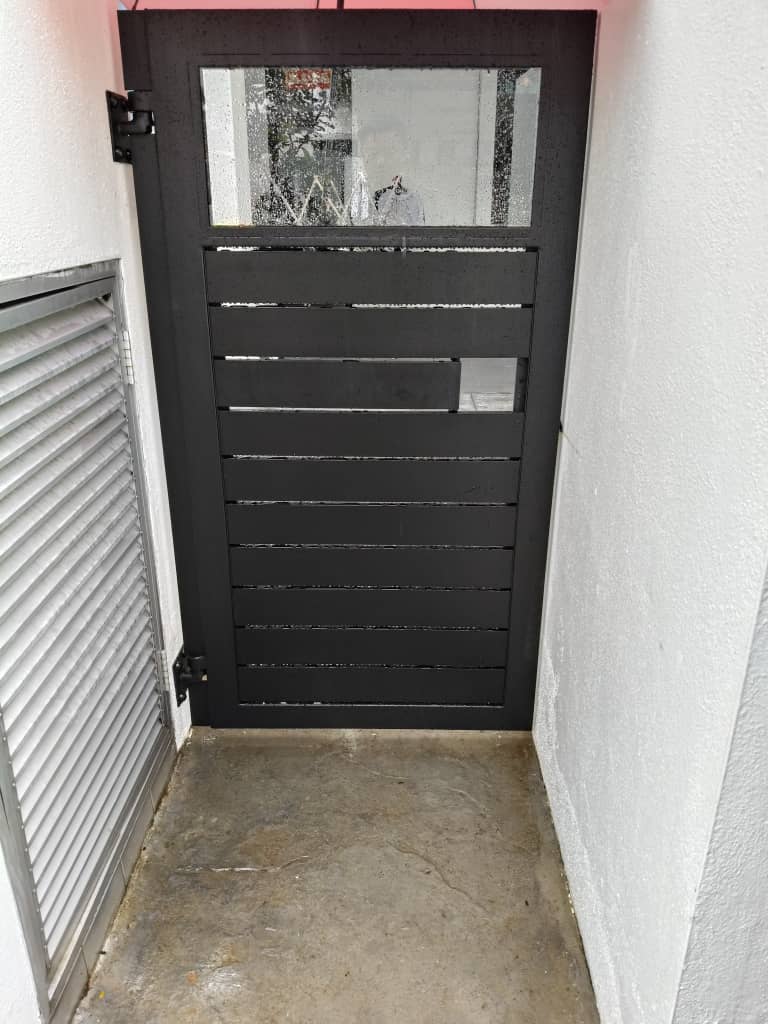 MILD STEEL SIDE GATE WITH ALUMINIUM PANEL