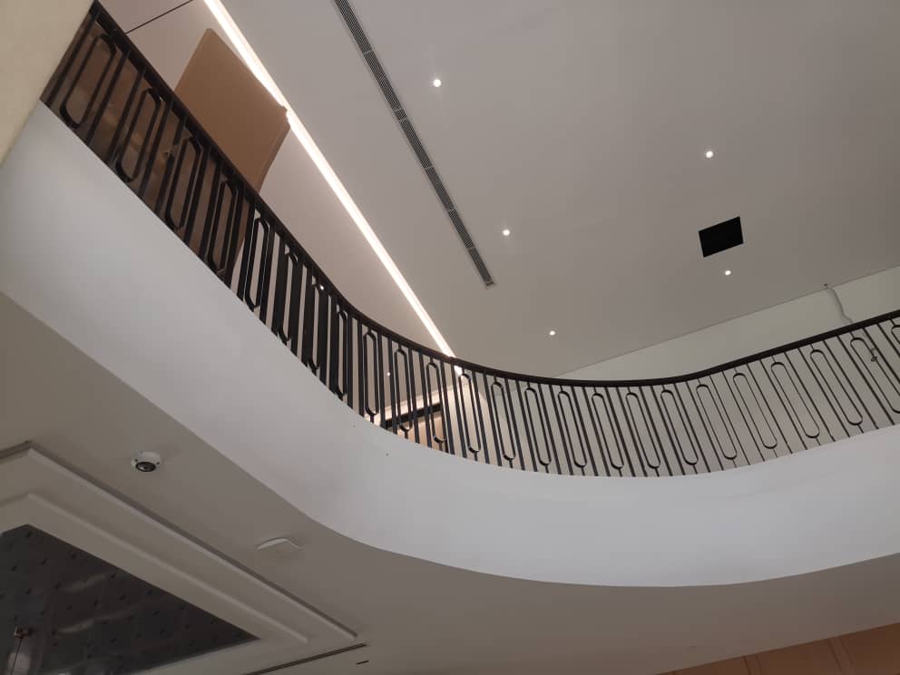 SCR 04- MILD STEEL CURVE RAILING WITH NYATOH TIMBER HANDRAIL