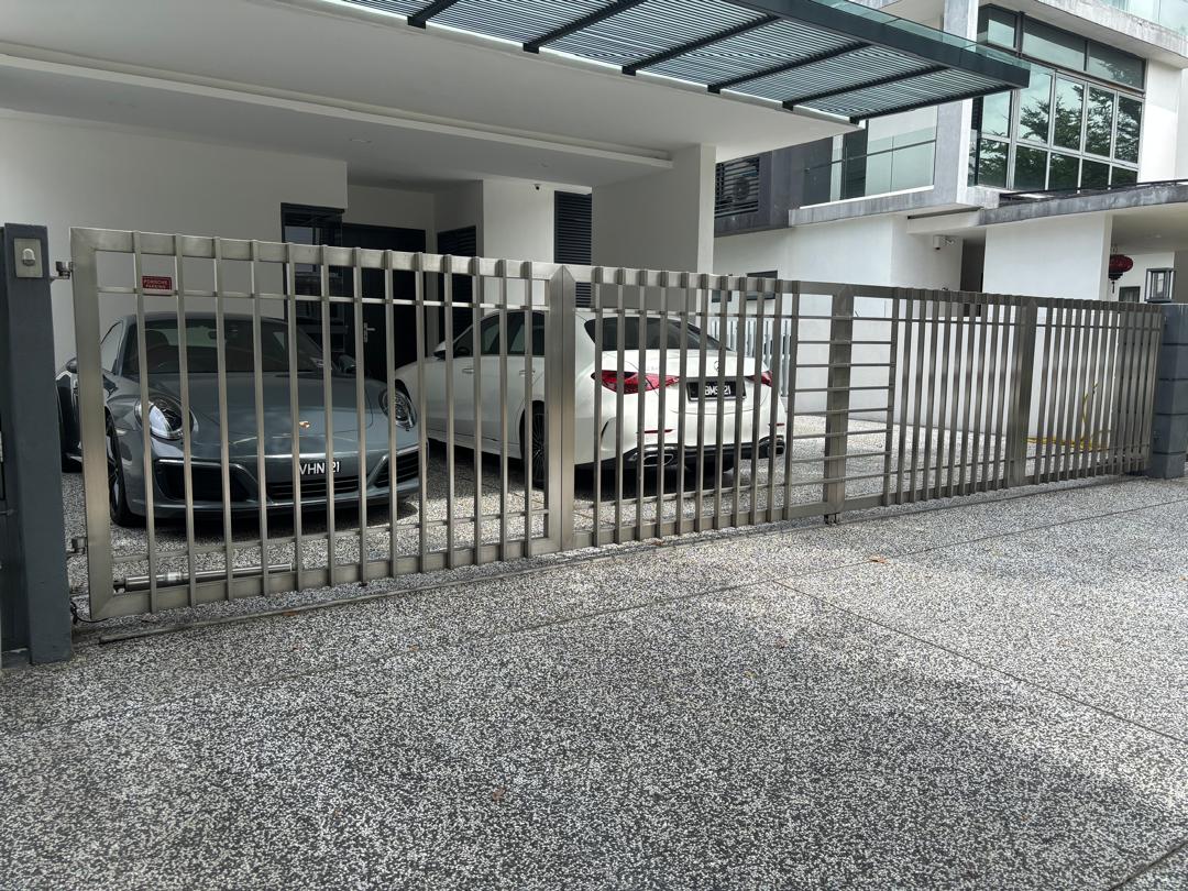 STAINLESS STEEL FOLDING GATE